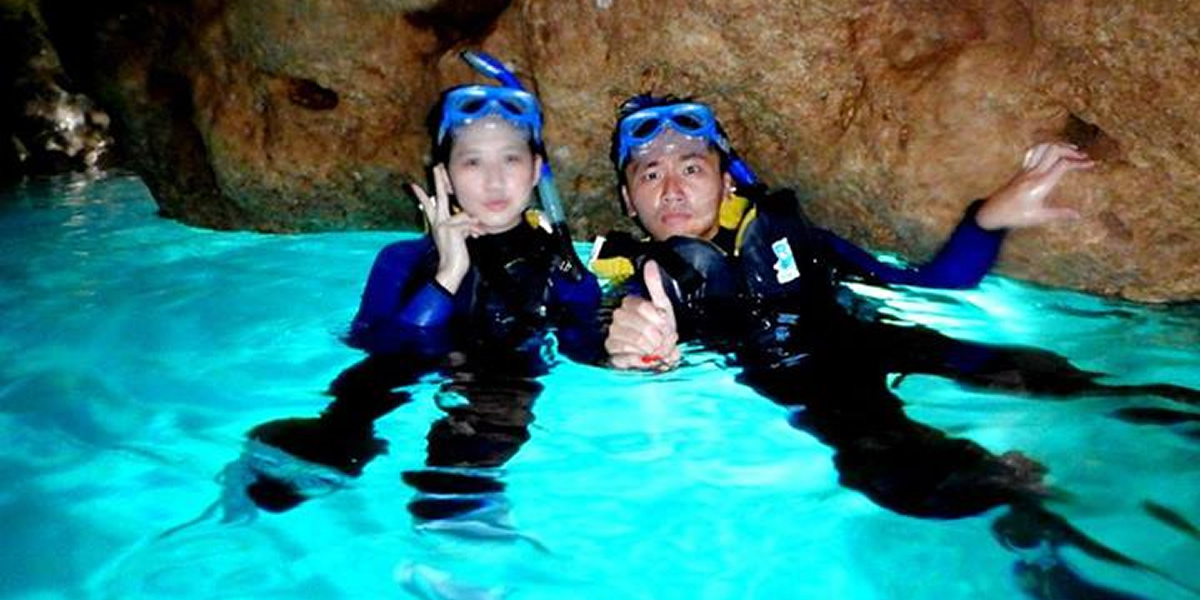 ホエールウォッチング&青の洞窟シュノーケル